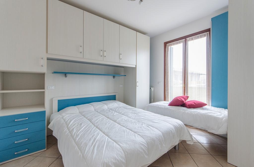 Residence Villaggio Dei Fiori Con Piscina E Posto Spiaggia Incluso Каорле Номер фото